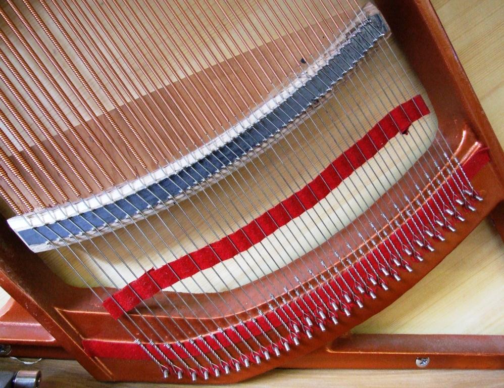 grand-piano-pins