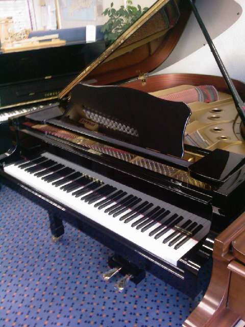 yamaha grand pianos C7B