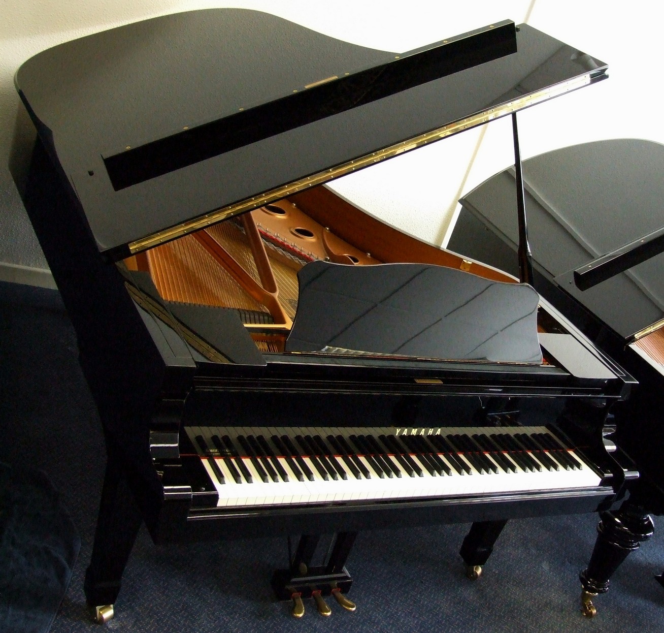 Yamaha_pianos-Steinway_pianos_for_sale-Yamaha_pianos_for_sale-Image00004