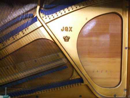 Essays on the history of the piano