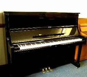 Yamaha U1H uprights pianos