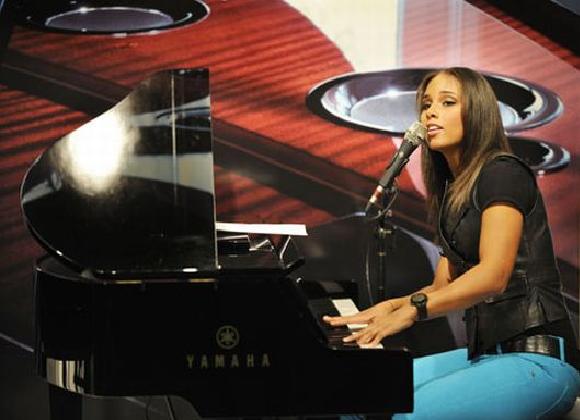 alicia keys yamaha concert grand piano artist steinway vs yamaha