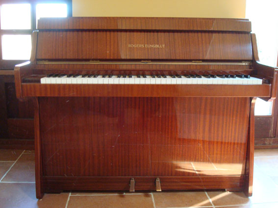 Eungblut, Rogers Pianos-Pianos for Sale