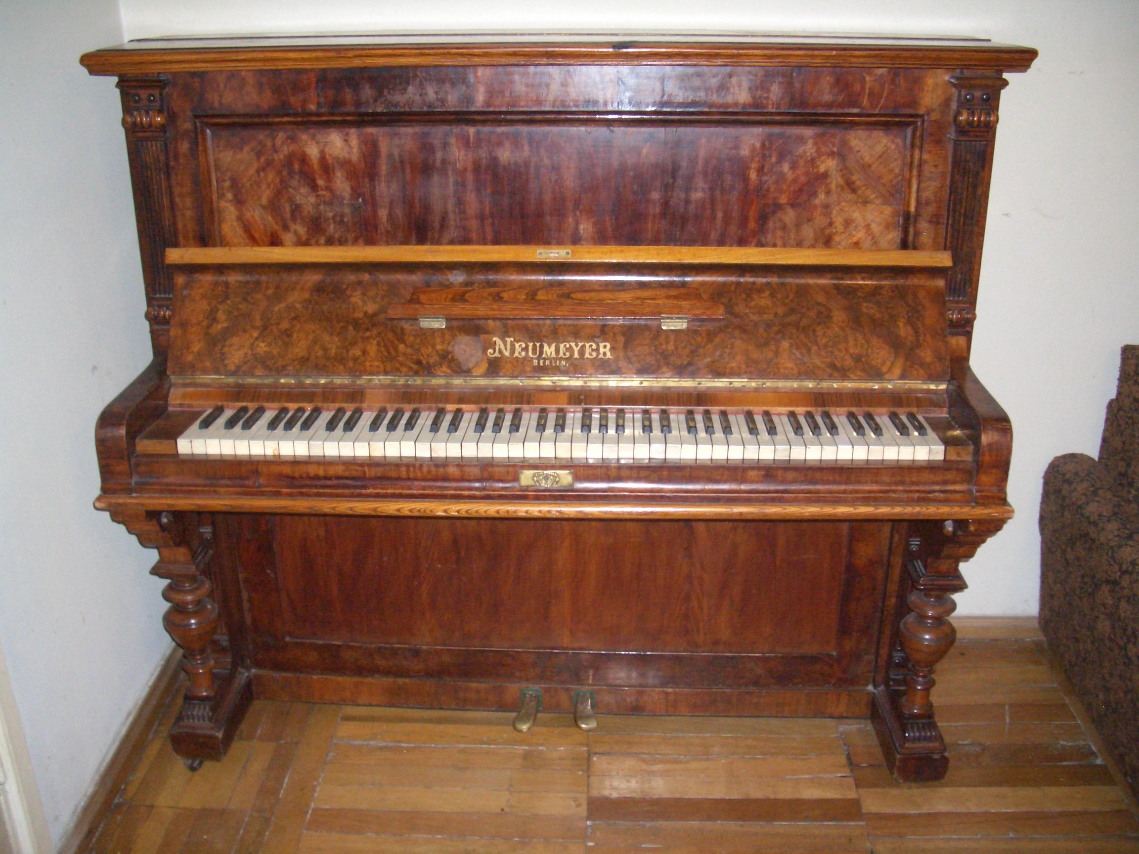 Neumeyer Pianos-Pianos for Sale