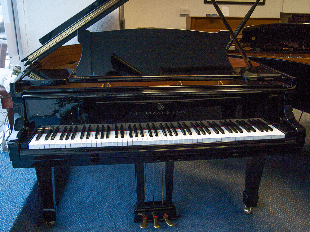 black model o steinway grand pianos